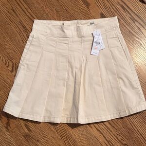 American Eagle Cream Pleated Mini Skirt